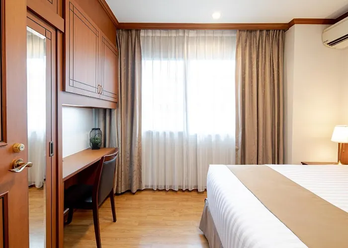 Hotel Schloss At Thonglor Bangkok