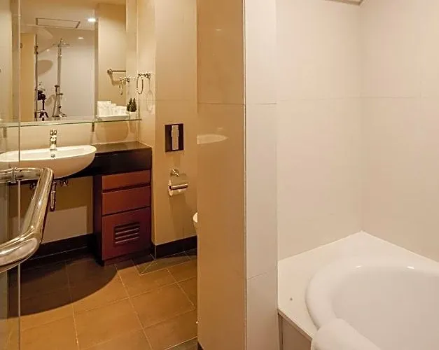 Schloss At Thonglor Hotel