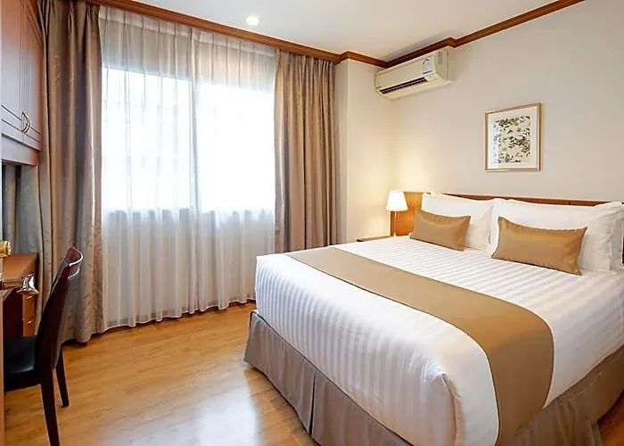 Schloss At Thonglor Отель 5*